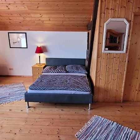 Ferienzimmer / Monteurzimmer Ноймаркт ам Валерзее Екстериор снимка