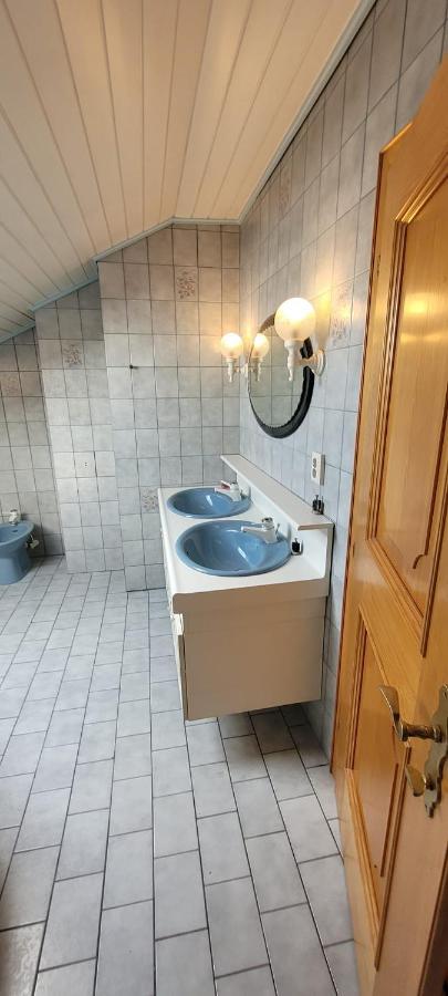Ferienzimmer / Monteurzimmer Ноймаркт ам Валерзее Екстериор снимка