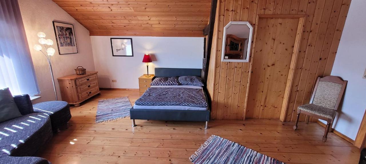 Ferienzimmer / Monteurzimmer Ноймаркт ам Валерзее Екстериор снимка